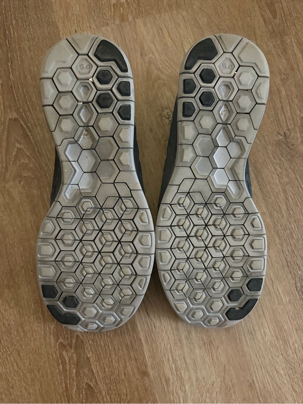 Nike Women’s Gray Athletic Shoes with Rainbow Collar - Picture 3 of 4